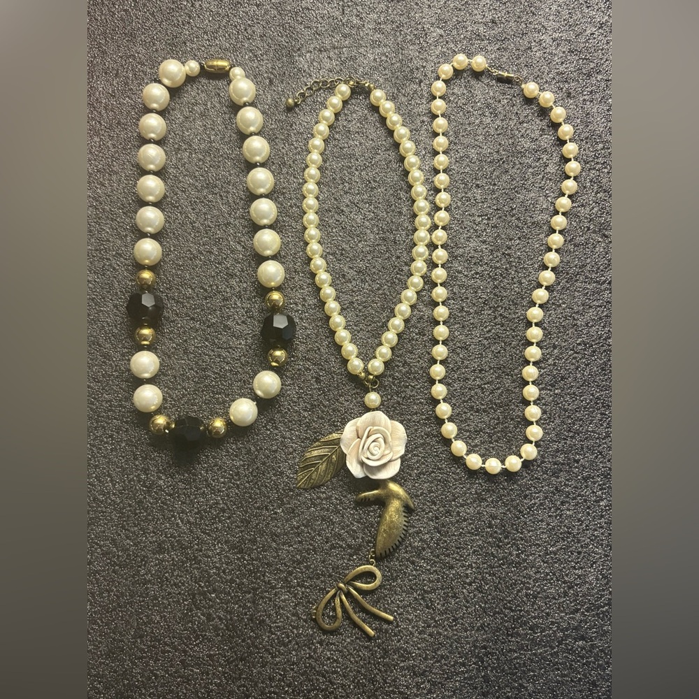 Elegant Vintage Necklace Set